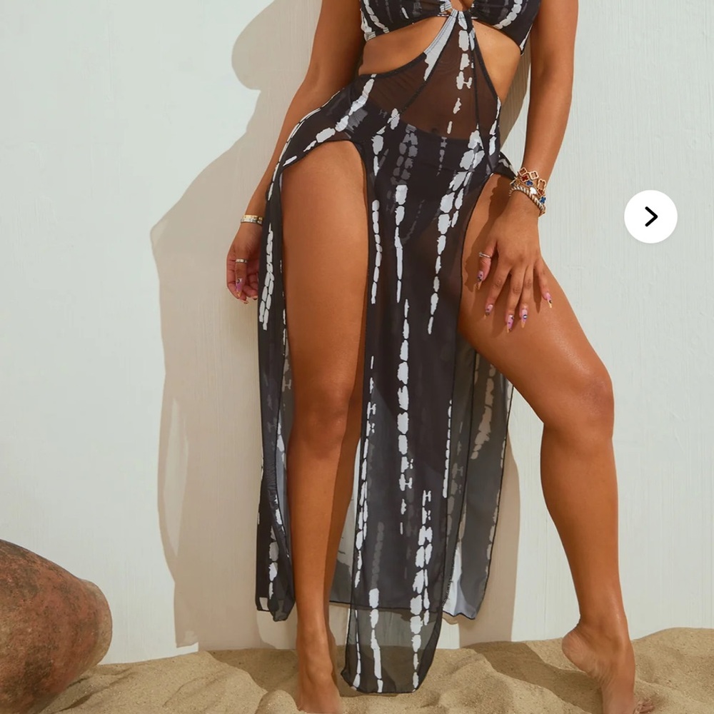 Fashion Nova Black and White Bikini Cover-Up